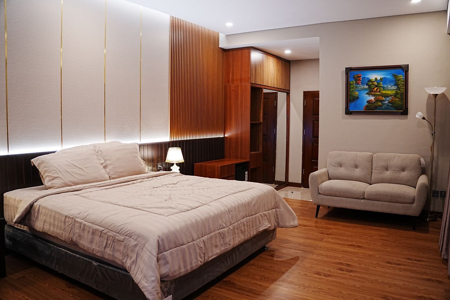 Executive Room 2
