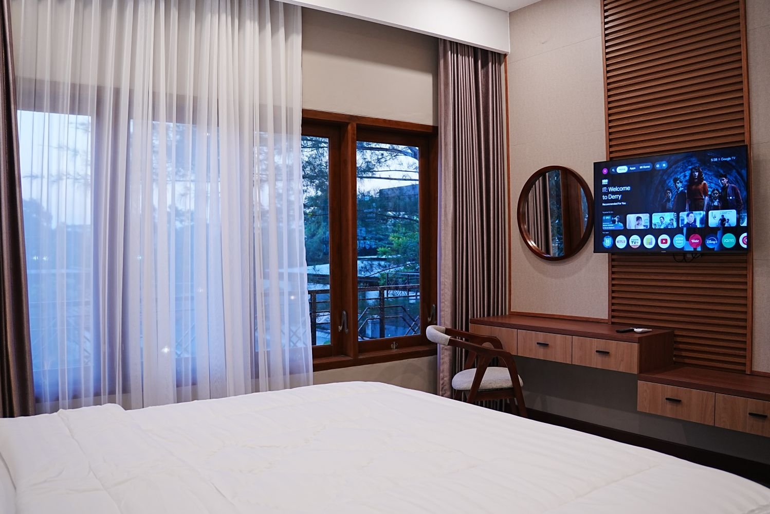 Executive Suite 2